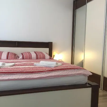 Apartment Centre *