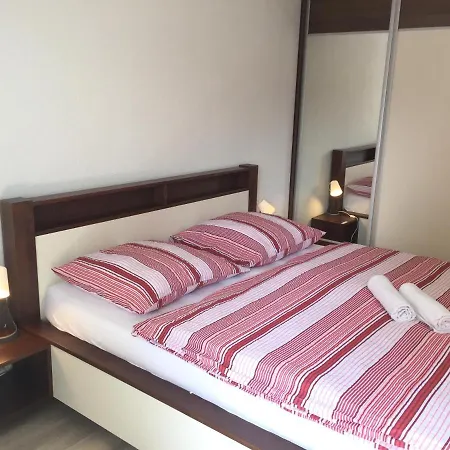 Apartment Centre *
